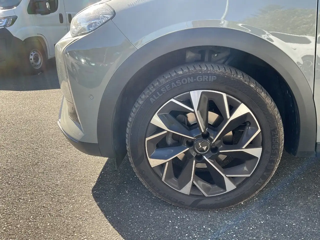 DS Automobiles DS 3 1.2 PureTech 130 Opera Navi+SHZ+Kam.+KlimaA — Galería del vehículo 18