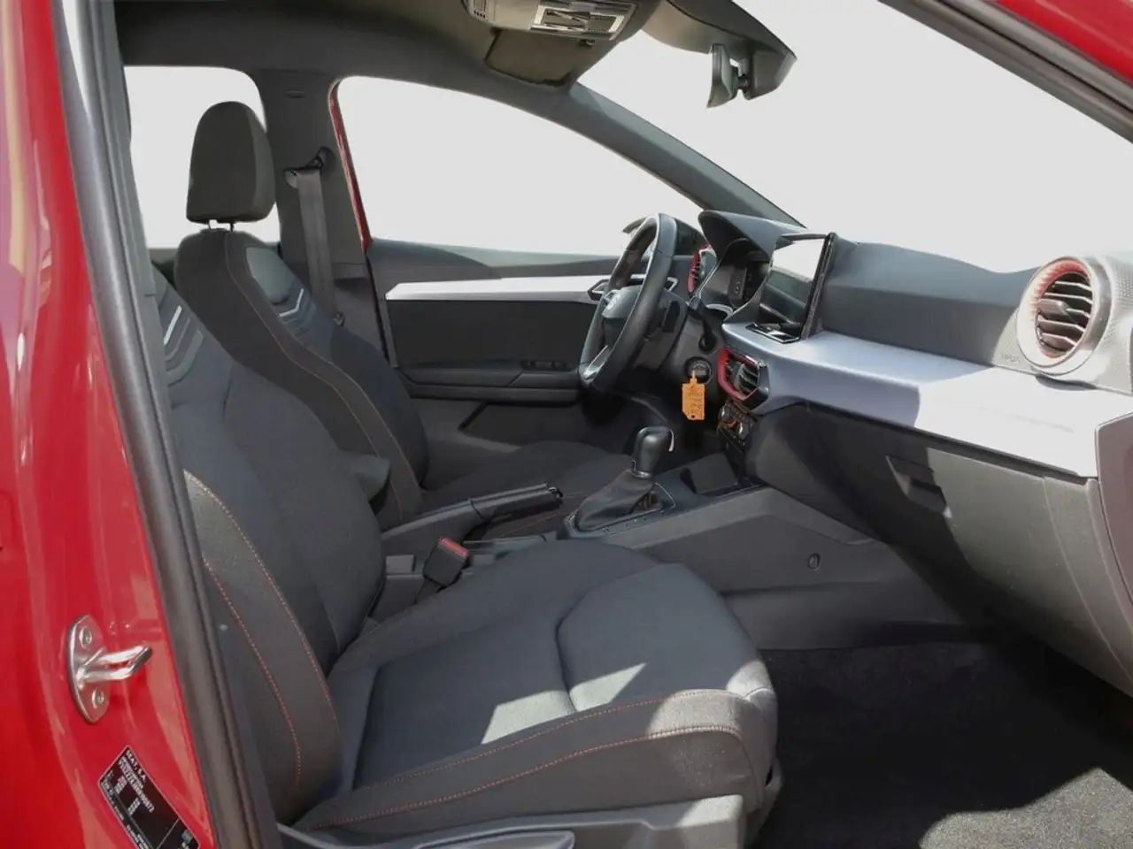 SEAT Ibiza 1.0 TSI DSG FR 17" Beats LED Kamera — Galerie du véhicule 8