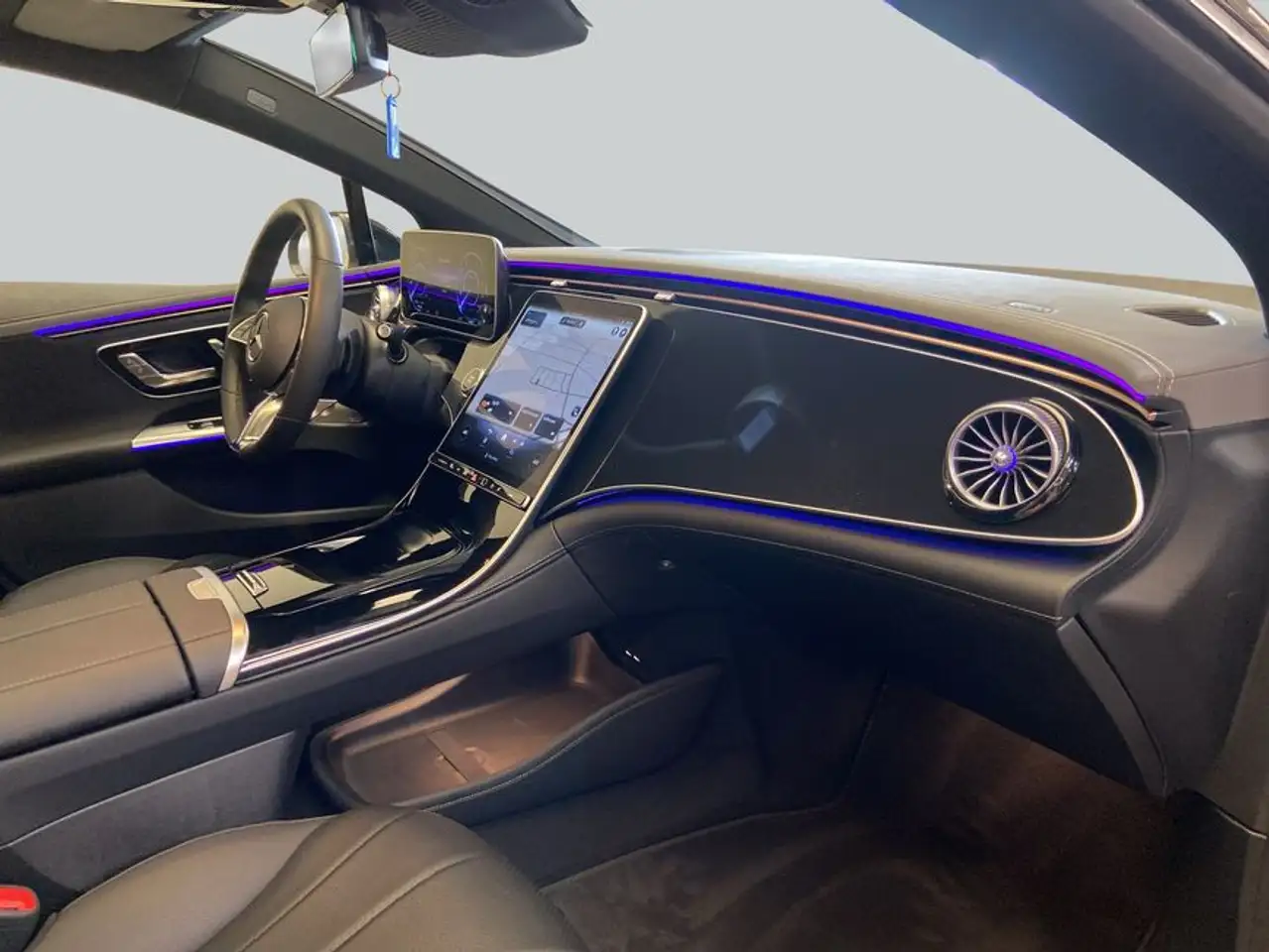 Mercedes-Benz EQE 300 EQE — Galería del vehículo 16