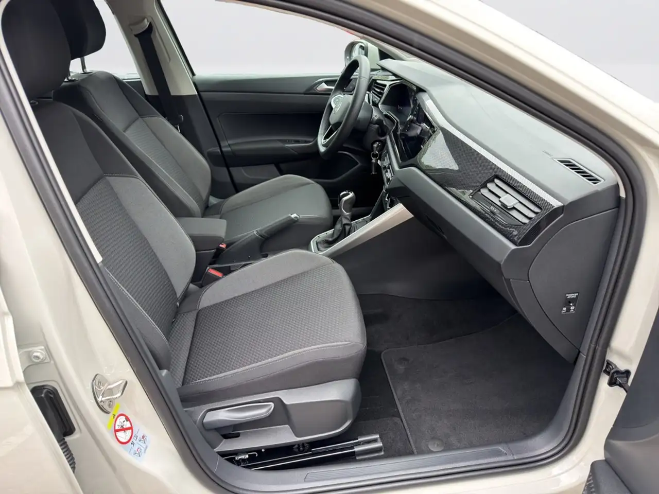 Volkswagen Taigo Life 1.0 TSI 5-Gang LED/PDC/LANE ASSIST — Vehicle gallery 18