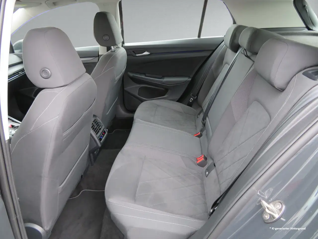 Volkswagen Golf VIII 2.0 TSI Style LED DAB ACC 17" virtual — Galería del vehículo 10