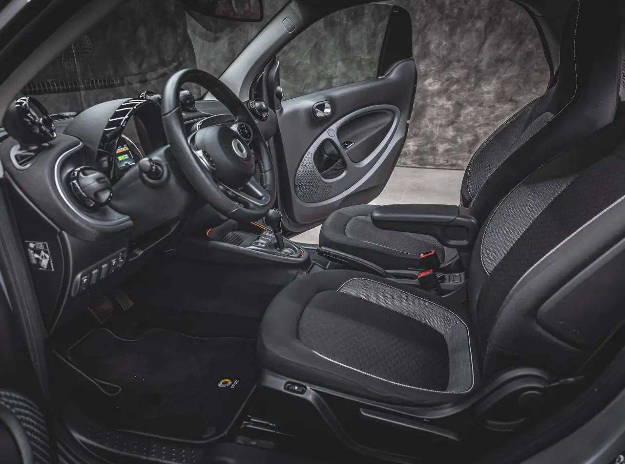 smart forTwo EQ coupe passion EXCLUSIVE:QUASI-NEUWAGEN — Galería del vehículo 12