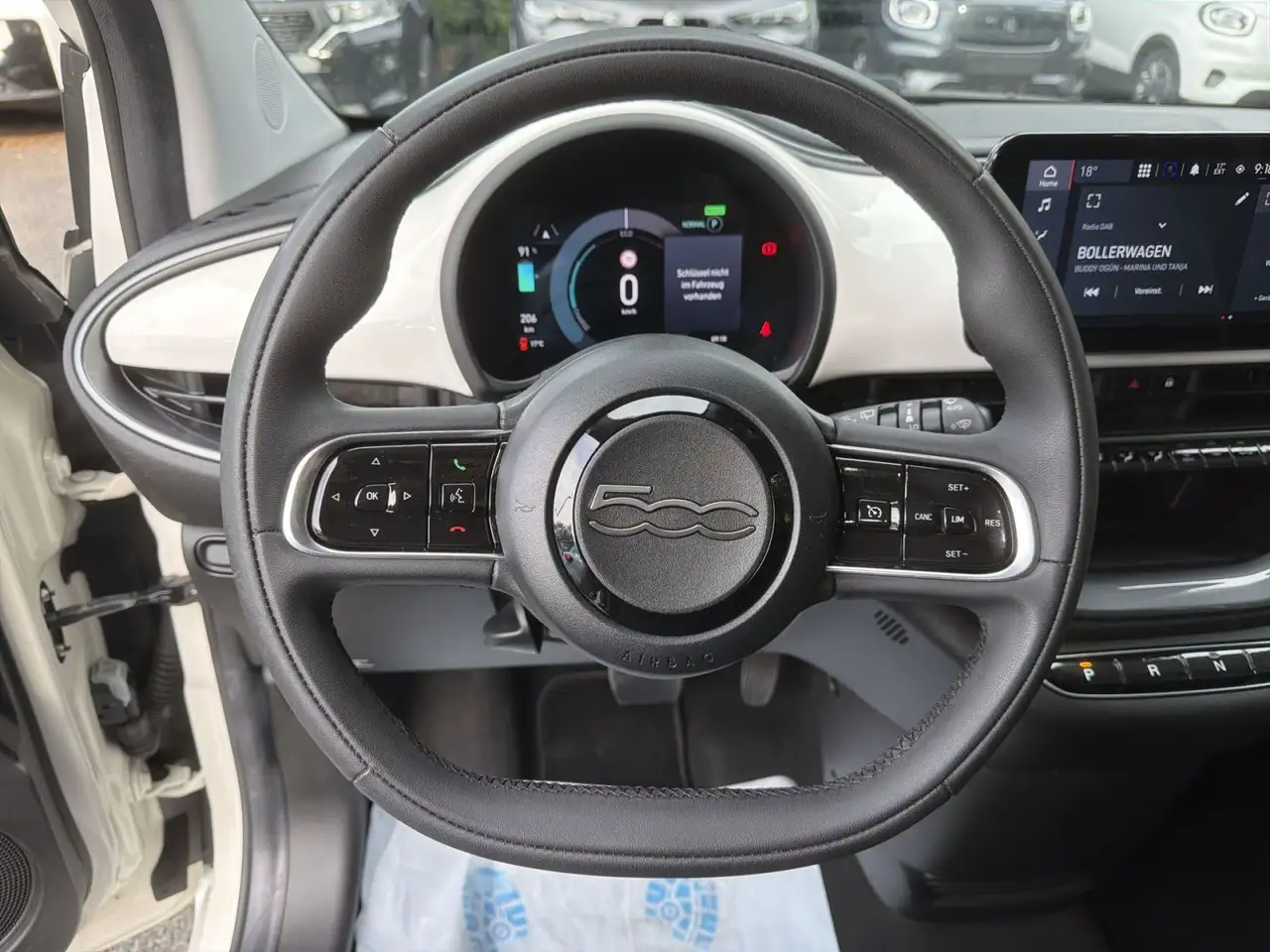 Fiat 500e 42 kWh Klimaaut.CarPlay|Tempomat|Bluetooth| — Vehicle gallery 19