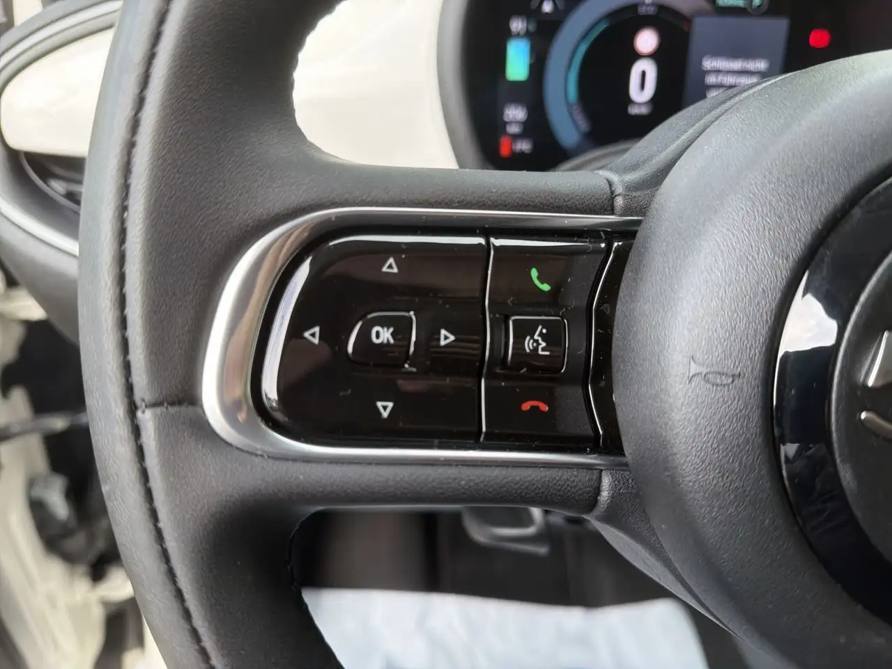 Fiat 500e 42 kWh Klimaaut.CarPlay|Tempomat|Bluetooth| — Vehicle gallery 20