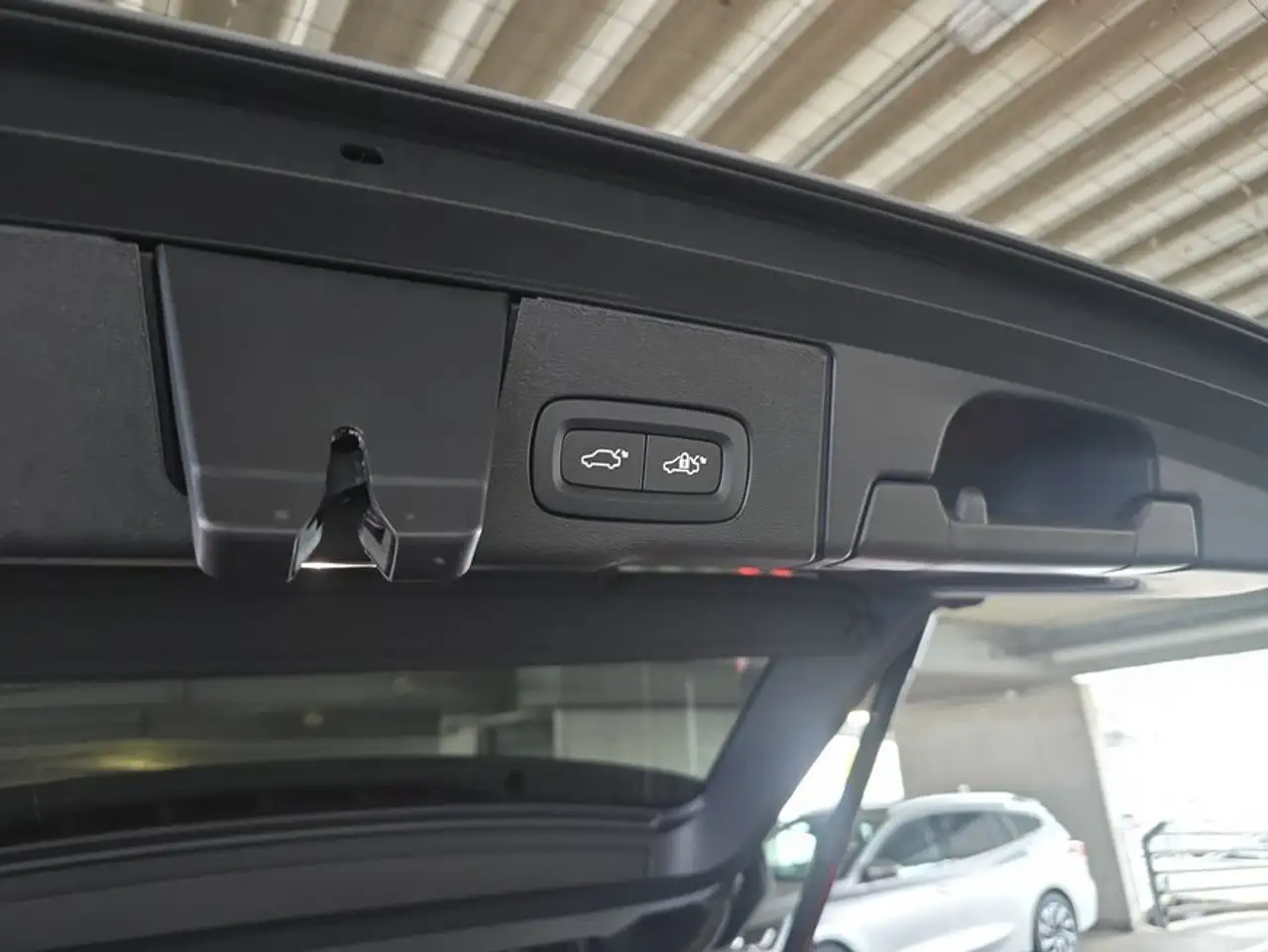 Volvo XC60 XC60 B5 B AWD Core — Galería del vehículo 17
