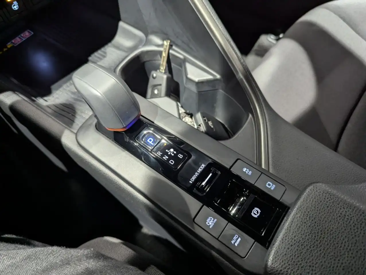 Toyota C-HR 2.0 Plug-in-Hybrid Team Deutschland — Vehicle gallery 18