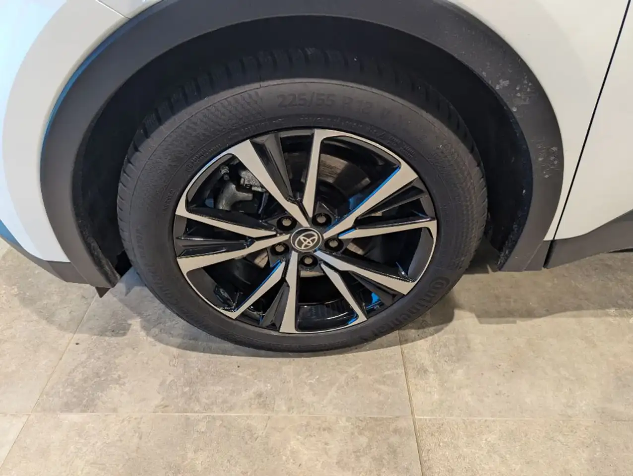 Toyota C-HR 2.0 Plug-in-Hybrid Team Deutschland — Vehicle gallery 7