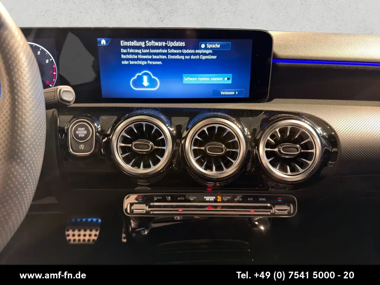 Mercedes-Benz A 200 A 200 Limo AMG Line PANO+AHK+RFK+DISTRO+AMBIENTE — Galería del vehículo 9