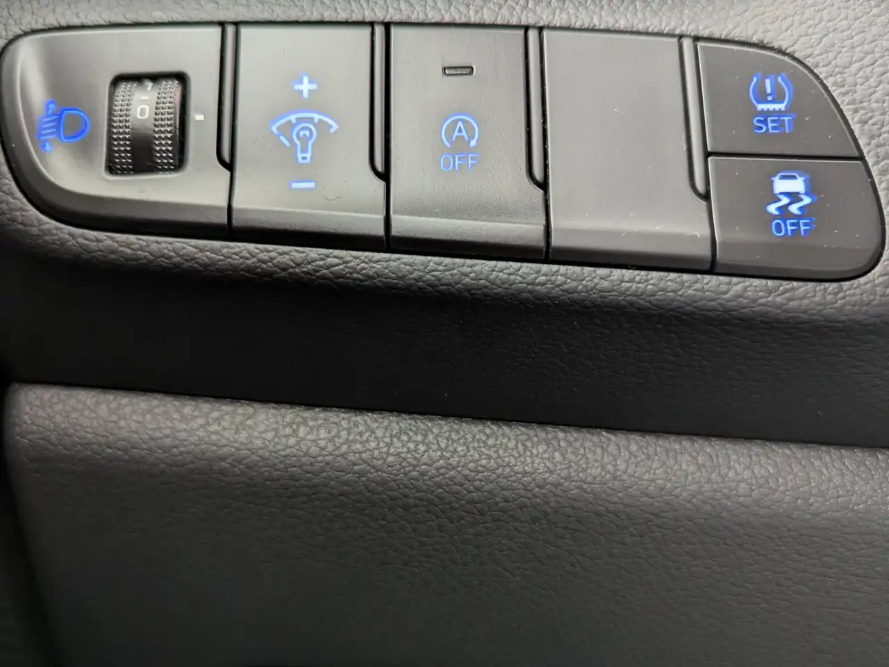 Hyundai i30 i30 1.5 T-GDI N Line Mild-Hybrid LED+NAVI+SHZ+ — Vehicle gallery 25