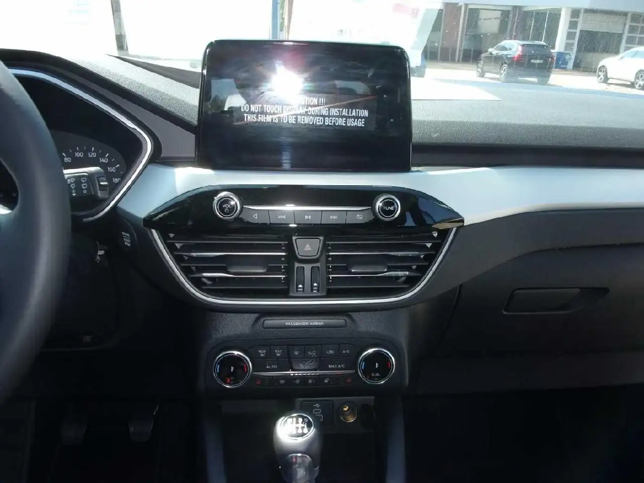 Ford Kuga Cool & Connect — Galerie du véhicule 11
