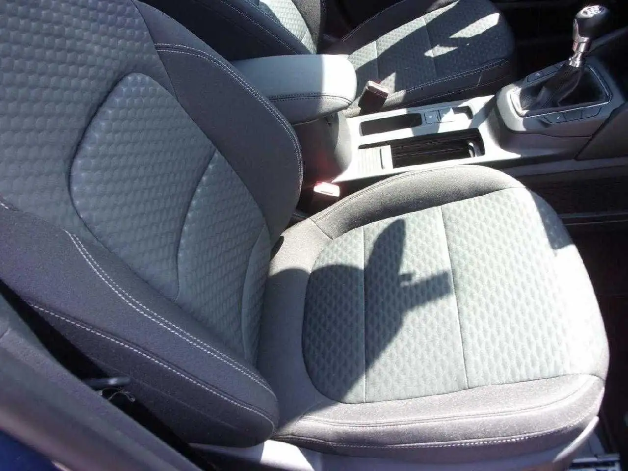 Ford Kuga Cool & Connect — Galerie du véhicule 7