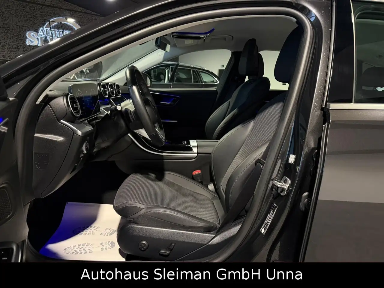 Mercedes-Benz C 180 T Avantgarde /Digital Light/MBUX/OLED — Galería del vehículo 7