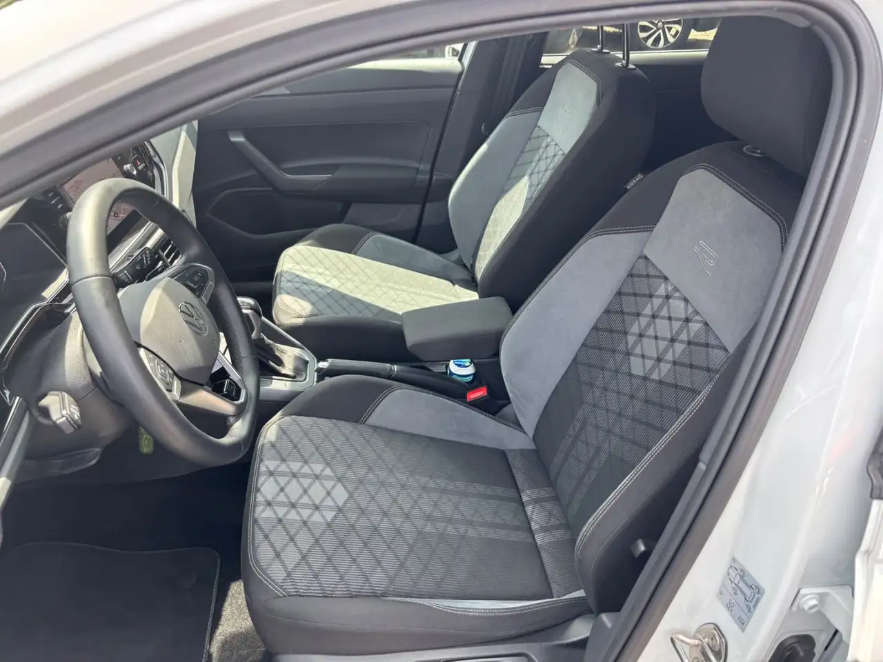 Volkswagen Taigo DSG R-Line,Black Style,Navi,Kamera,ACC,LED — معرض صور السيارة 9