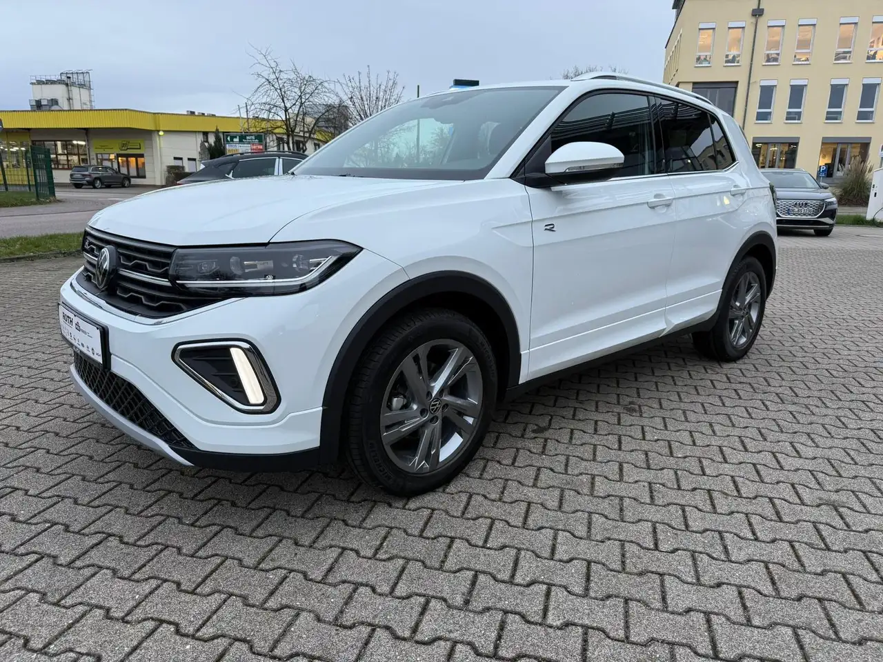 Volkswagen T-Cross 1.0 TSI DSG R-Line *Matrix*Kamera*ACC* — Vehicle gallery 21