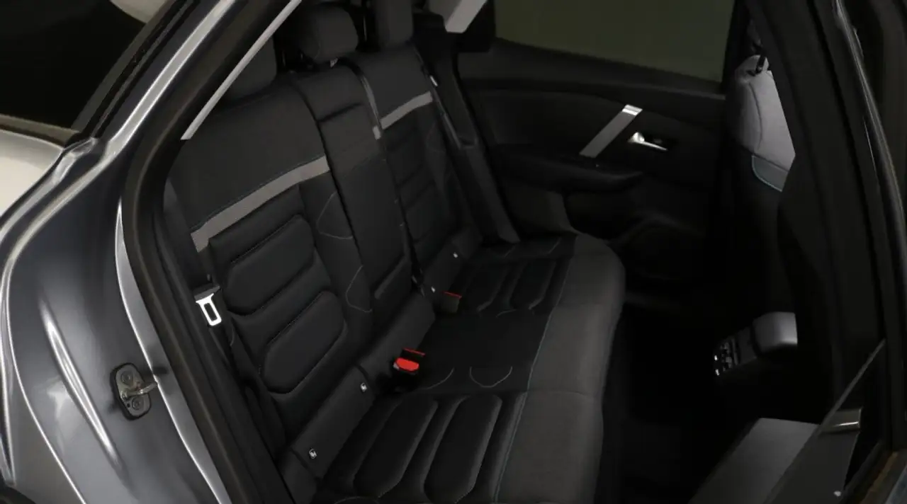 Citroen C4 1.2 PureTech Shine S&S 130 — Galería del vehículo 38