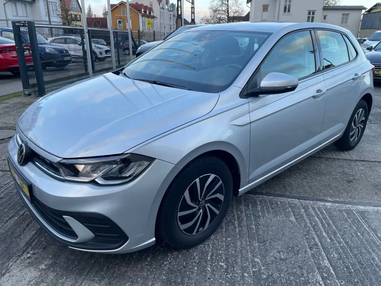 Volkswagen Polo VI Life LED / ACC / PDC — Bergen