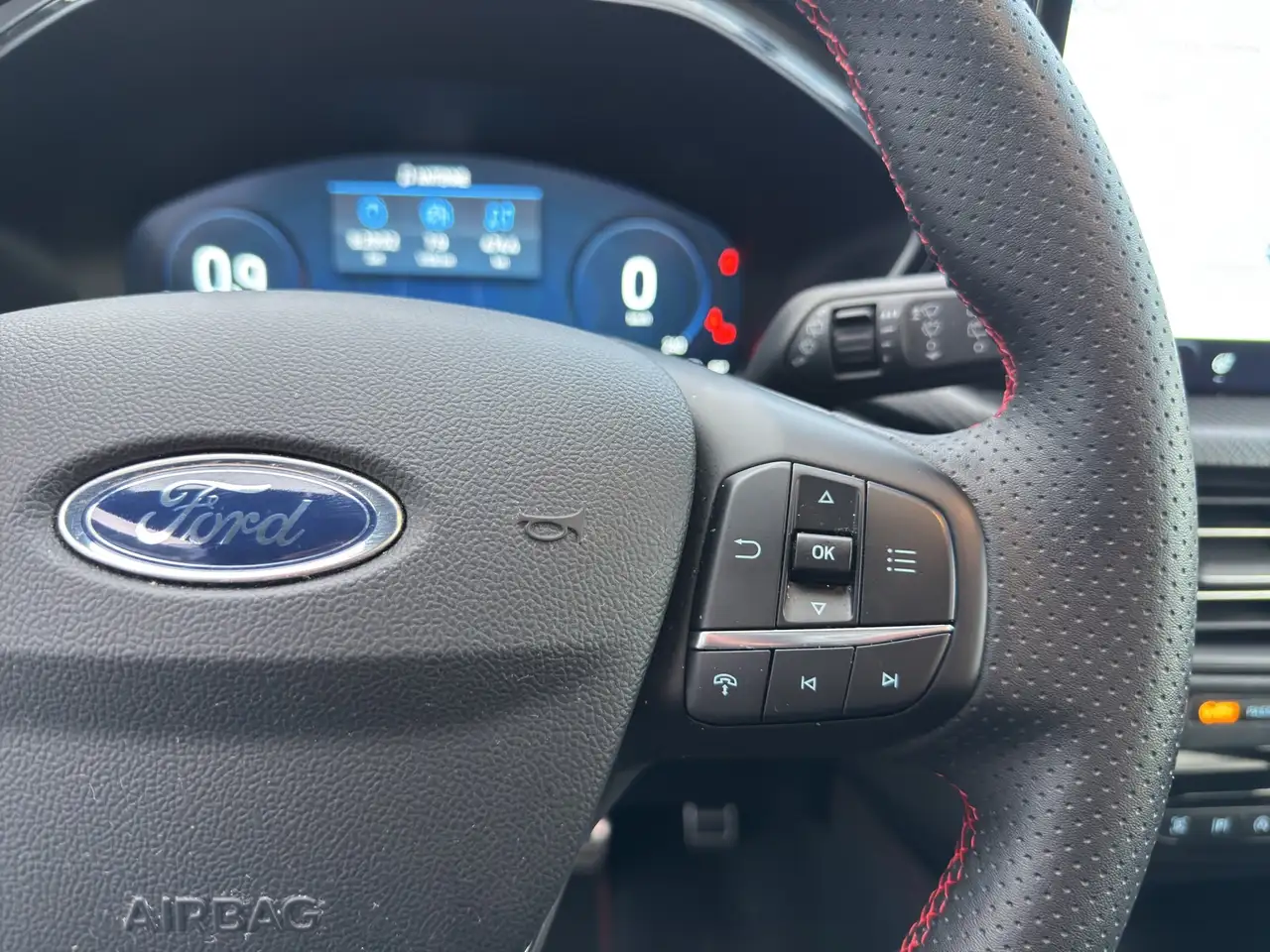 Ford Kuga ST-Line X Aut.*360GRAD*LED-MATRIX*NAVI*GRA*WINTER- — Vehicle gallery 22