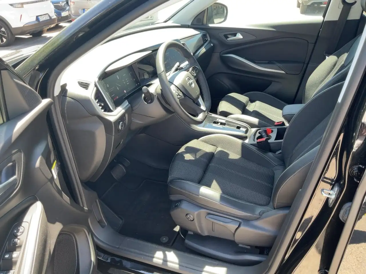 Opel Grandland 1.2 Turbo GS Line AHK+LED+SHZ+2xKlima — Galerie du véhicule 13