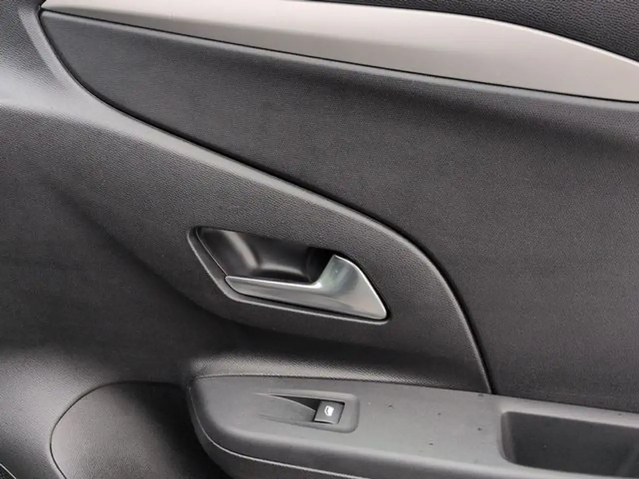 Opel Corsa 1.2 Facelift+Sitzheiz+LED+Allwetter+Kamera — Galerie du véhicule 13