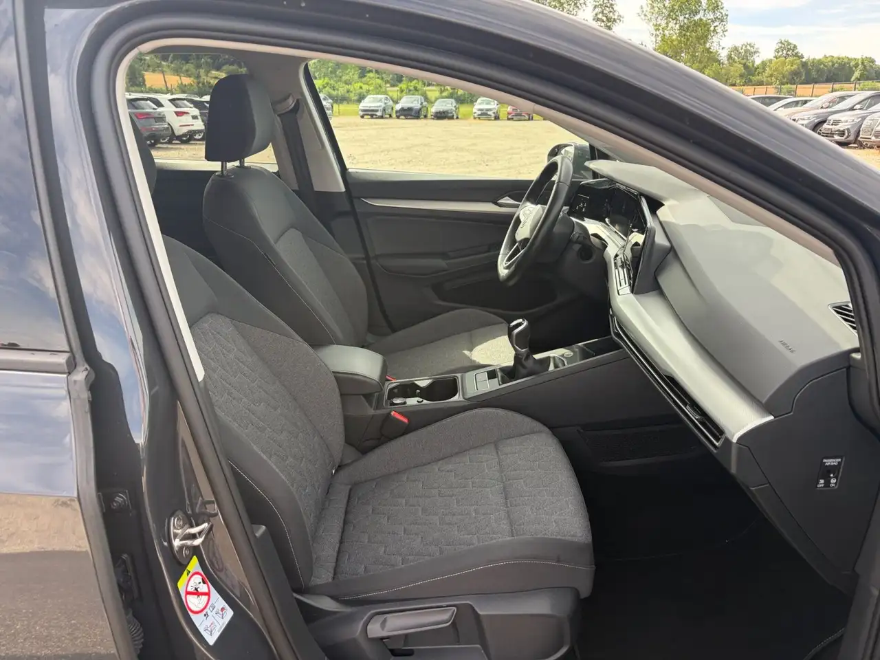 Volkswagen Golf VIII 1.0 TSI Move LED — معرض صور السيارة 16