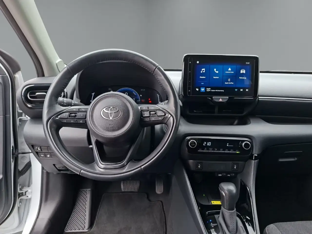 Toyota Yaris Hybrid Black&White LED Apple CarPlay Android Auto — Galerie du véhicule 13