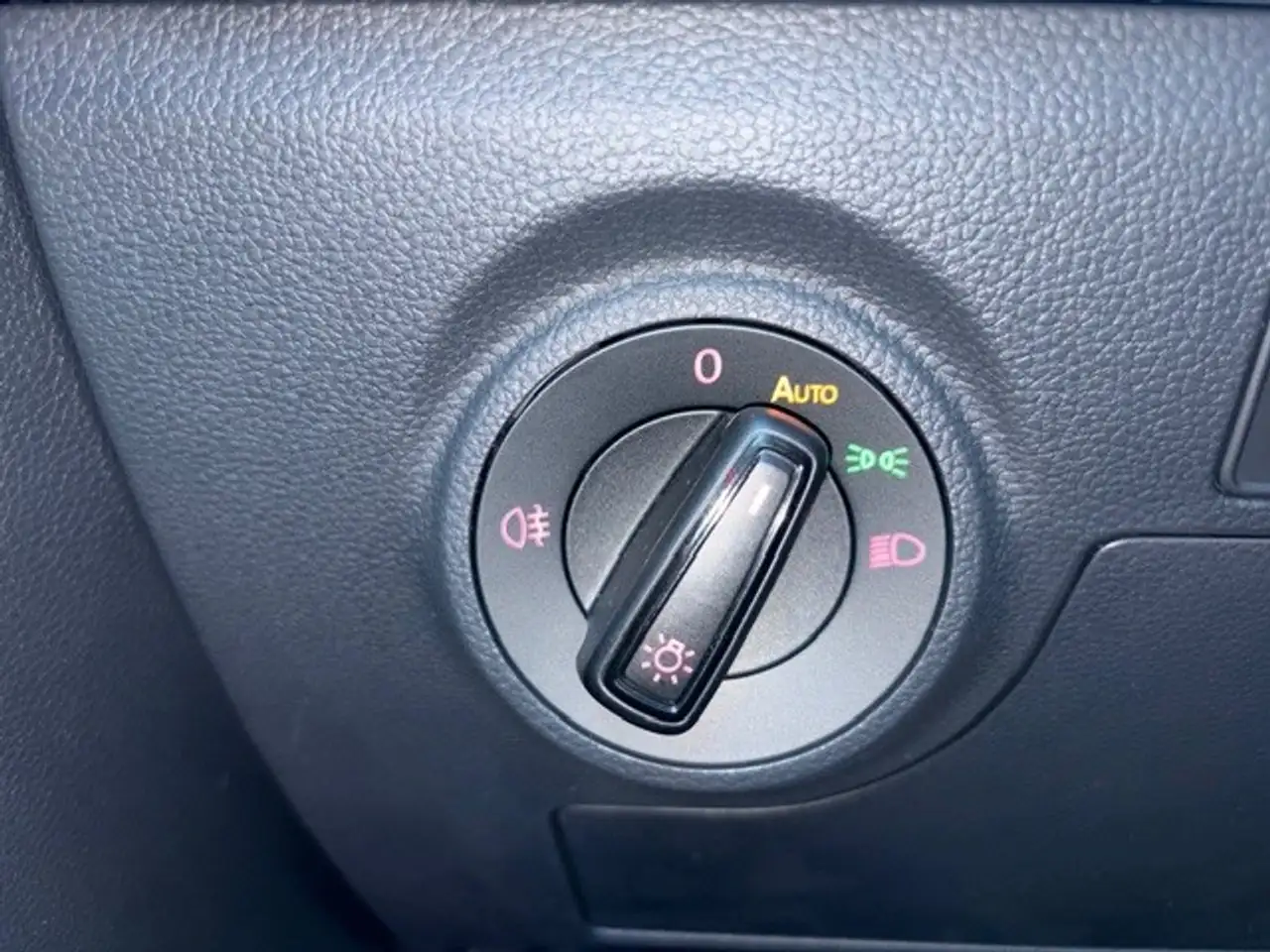 SEAT Arona 1.0 TSI FR Sitzheizung,Carplay,LED — معرض صور السيارة 17