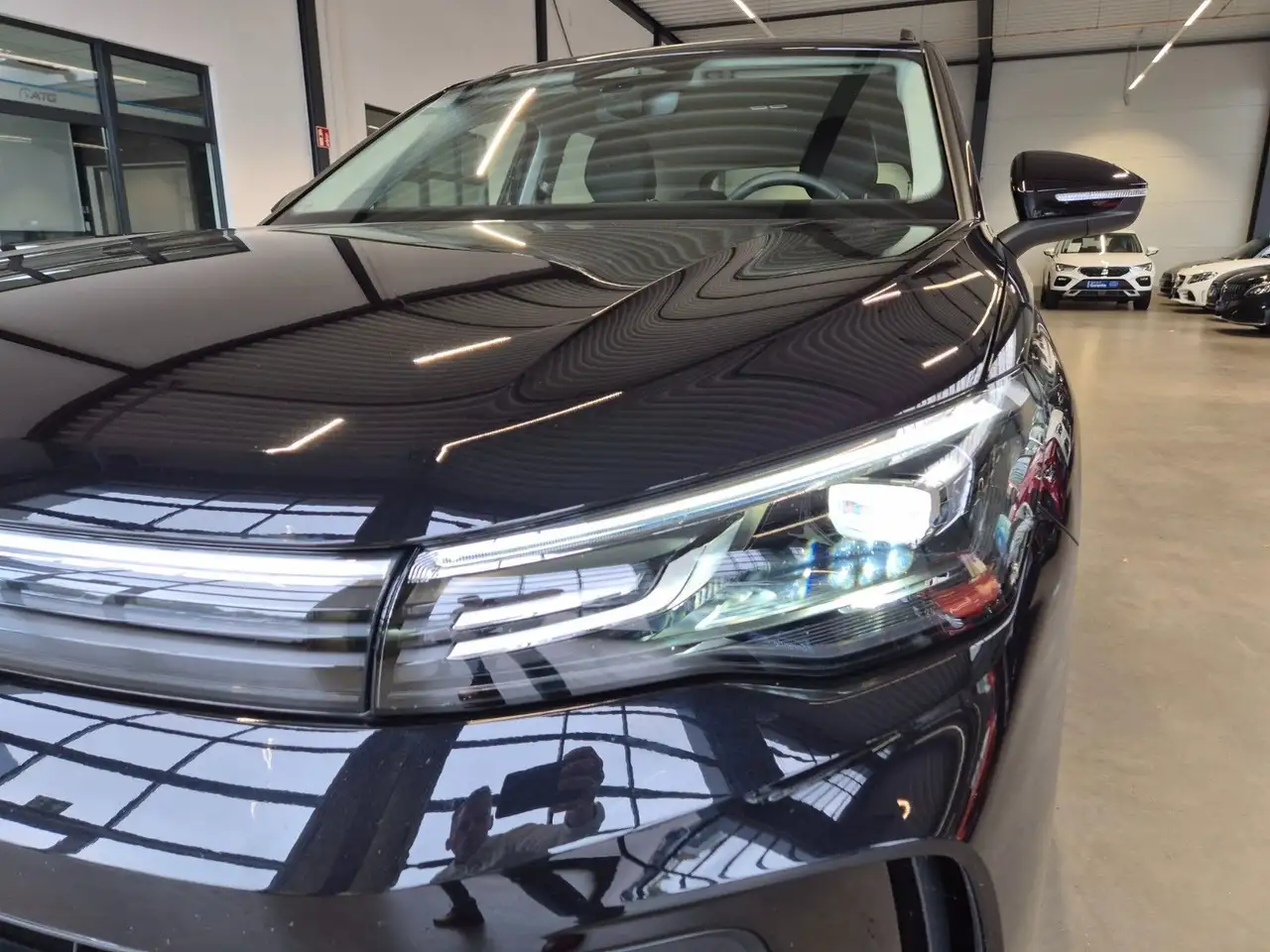 Volkswagen Tiguan TIGUAN 1.5 eTSI LIFE NAVI LED SITZHZ CAM ACC AHK — Galerie du véhicule 21