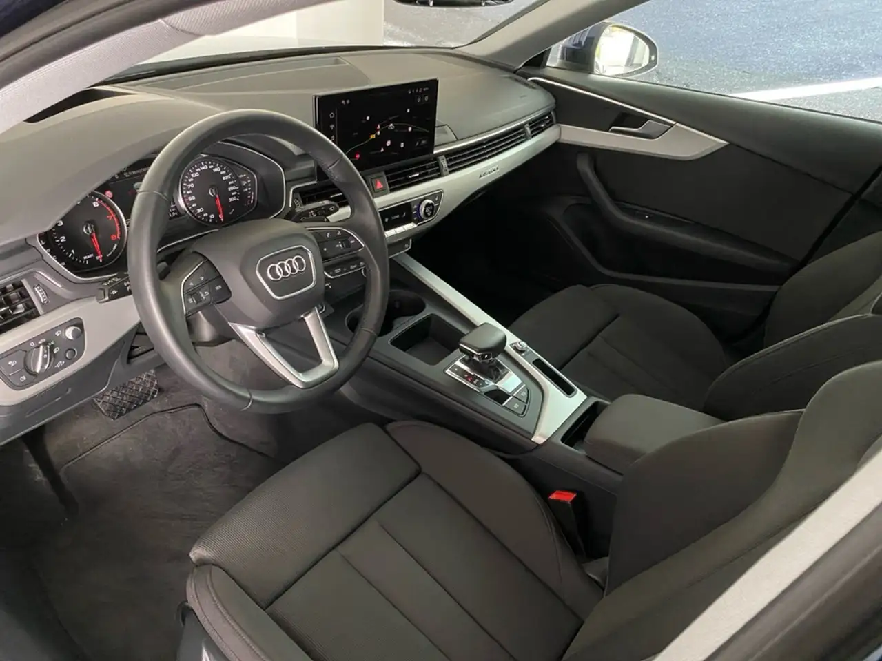 Audi A4 Avant 40 TFSI quattro S line BUSINESS+HUD+AHK+RWO — Vehicle gallery 3