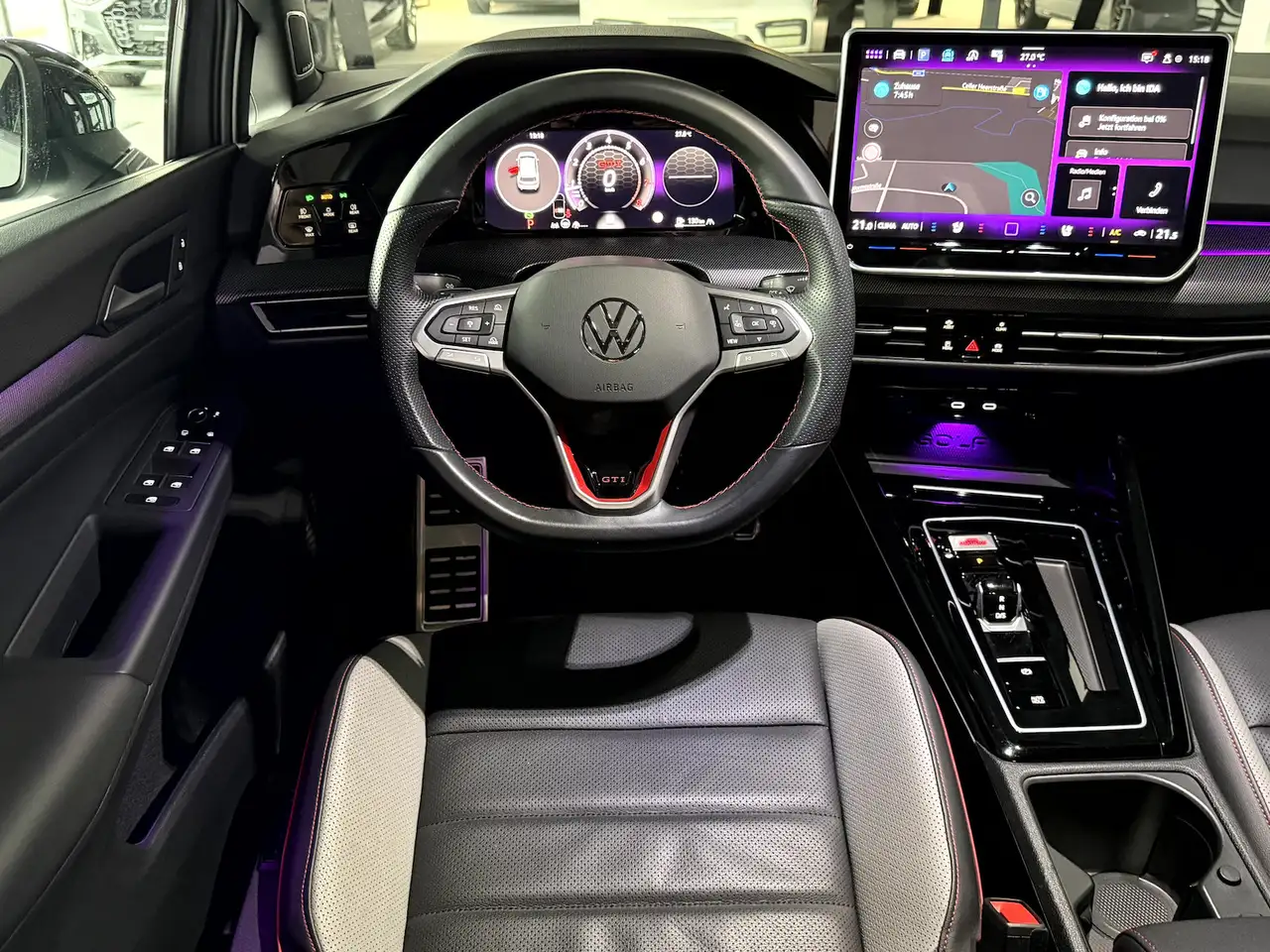 Volkswagen Golf GTI 2.0 TSI*BlackStyle*Pano*IQ*H&K*HUD* — Vehicle gallery 12