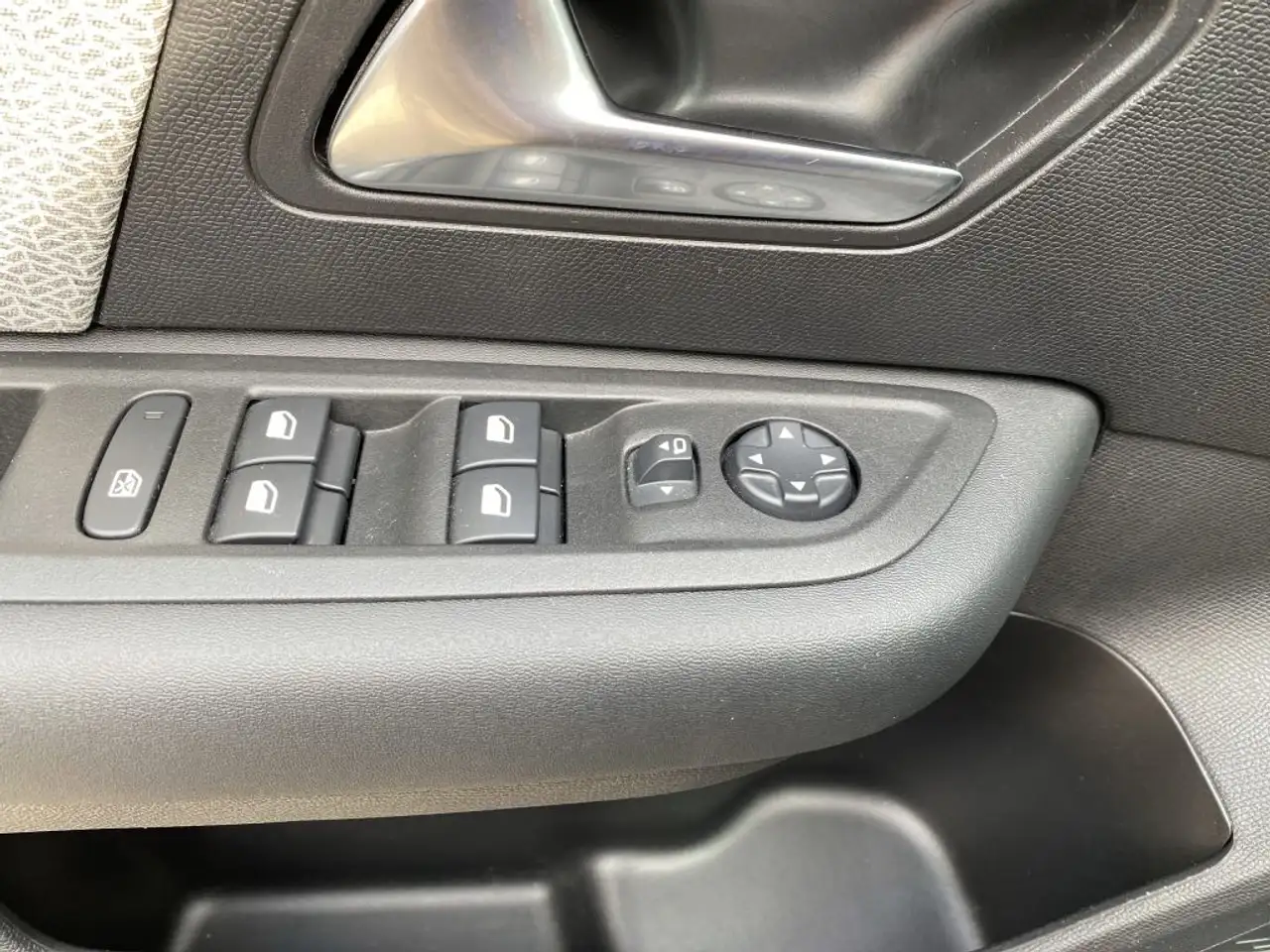 Citroen C4 PT 130 S&S *Automatik* MAX *beh. Frontsch*HeadUp* — Galería del vehículo 15