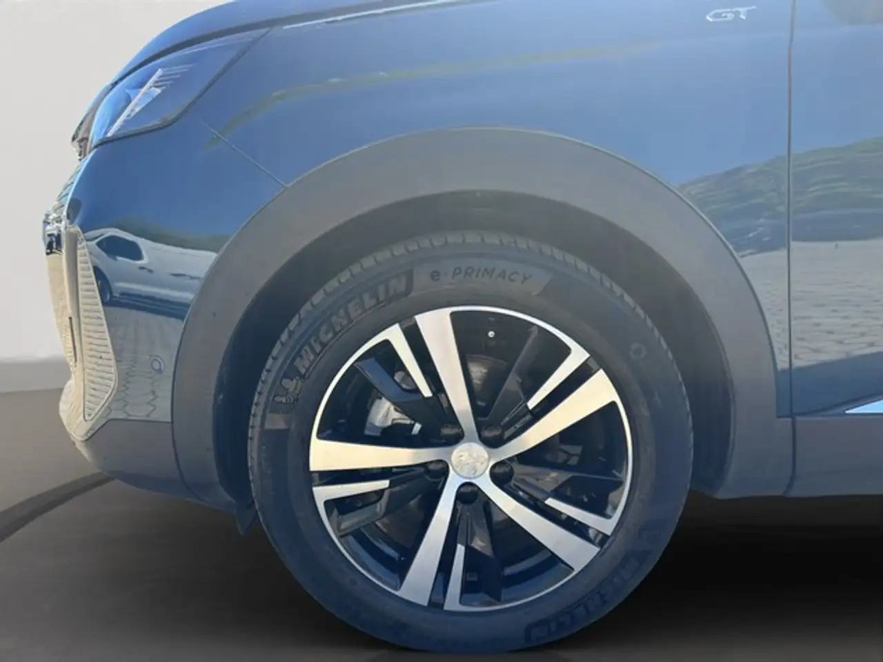 Peugeot 3008 GT HYBRID 136 e-DSC6 PANO NAVI ACC KAMERA PDC S... — Vehicle gallery 7