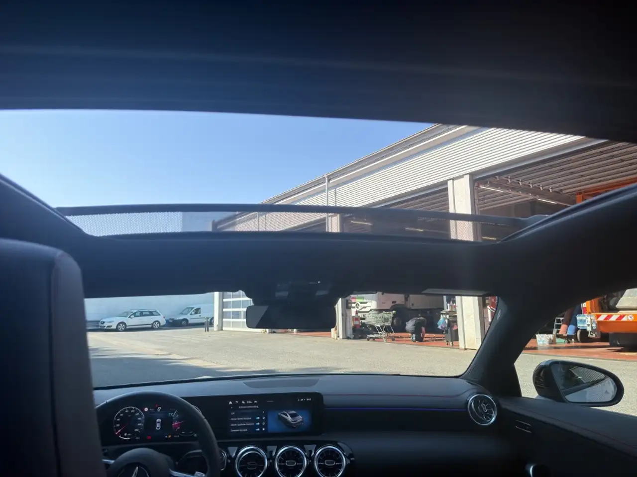Mercedes-Benz CLA 200 Coupé AMG*Night*Pano*Key.Less*PDC*360° — معرض صور السيارة 22