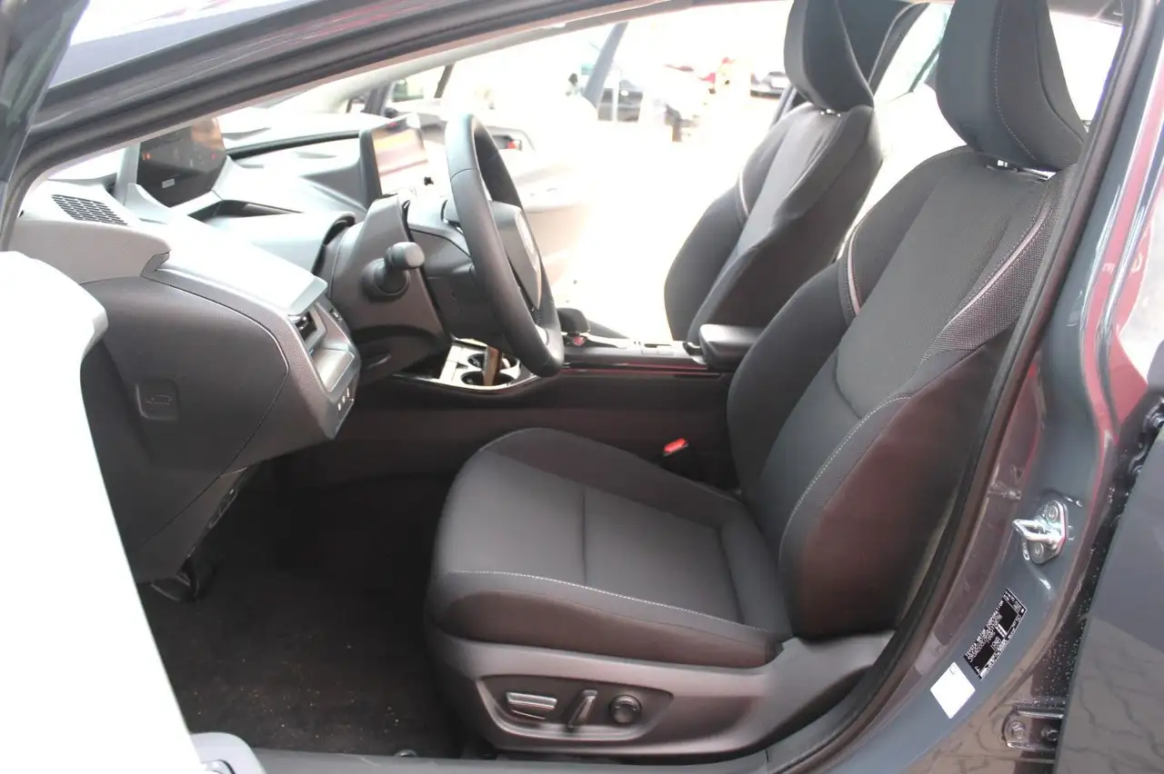 Toyota Prius Plug-in Hybrid Executive/LED/PDC/NAVI/SHZ — Galerie du véhicule 14