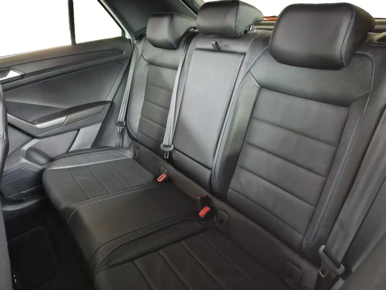 Volkswagen T-Roc R 4Motion 2.0 TSI **VOLLAUSSTATTUNG** — معرض صور السيارة 14