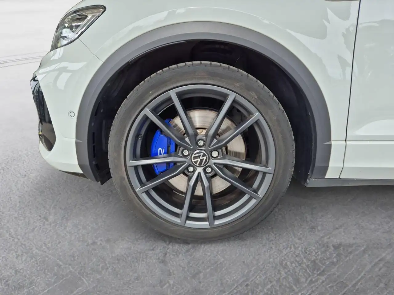 Volkswagen T-Roc R 4Motion 2.0 TSI **VOLLAUSSTATTUNG** — معرض صور السيارة 20