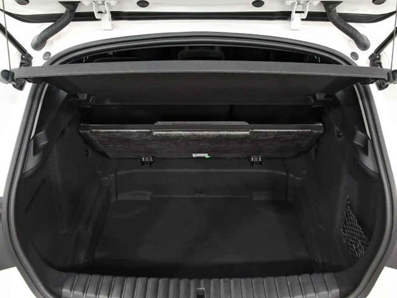 BMW 118 118i — Vehicle gallery 9
