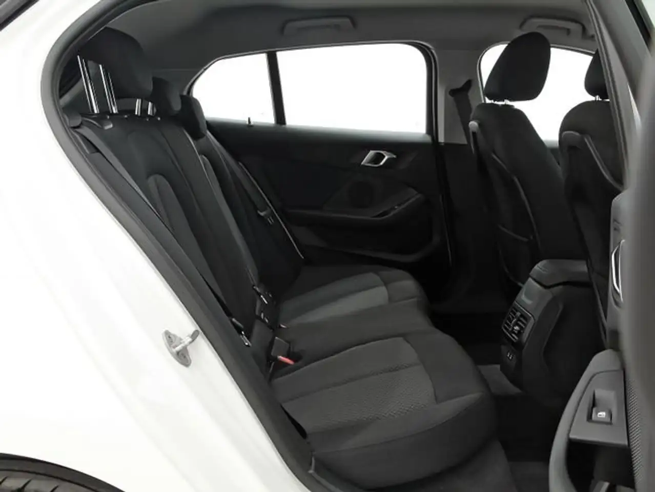 BMW 118 118i — Vehicle gallery 8
