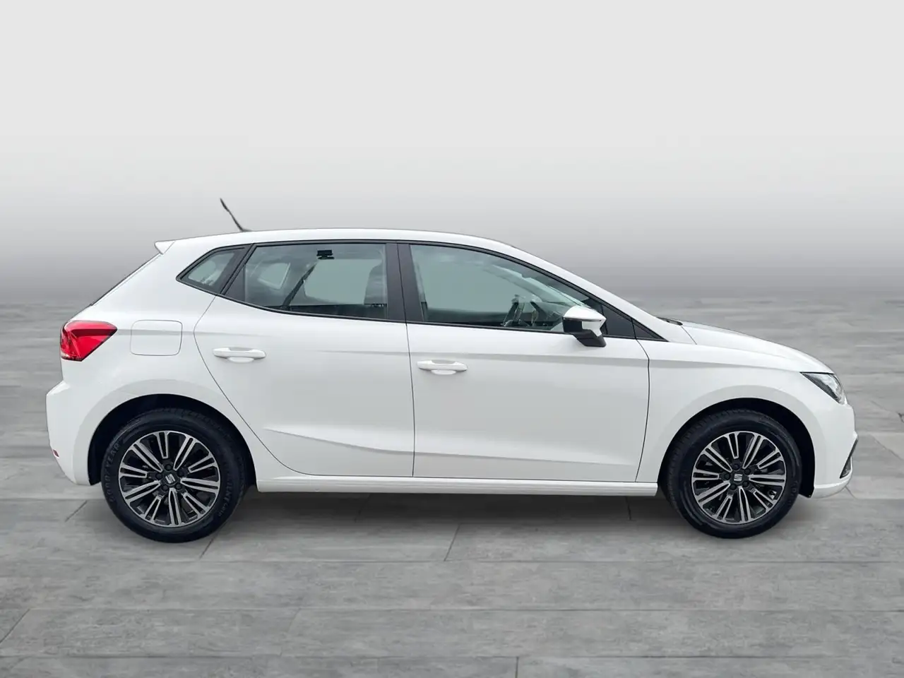 SEAT Ibiza Style 1.0TSI LED PDC SHZ CARPLAY ACC — Vehicle gallery 7