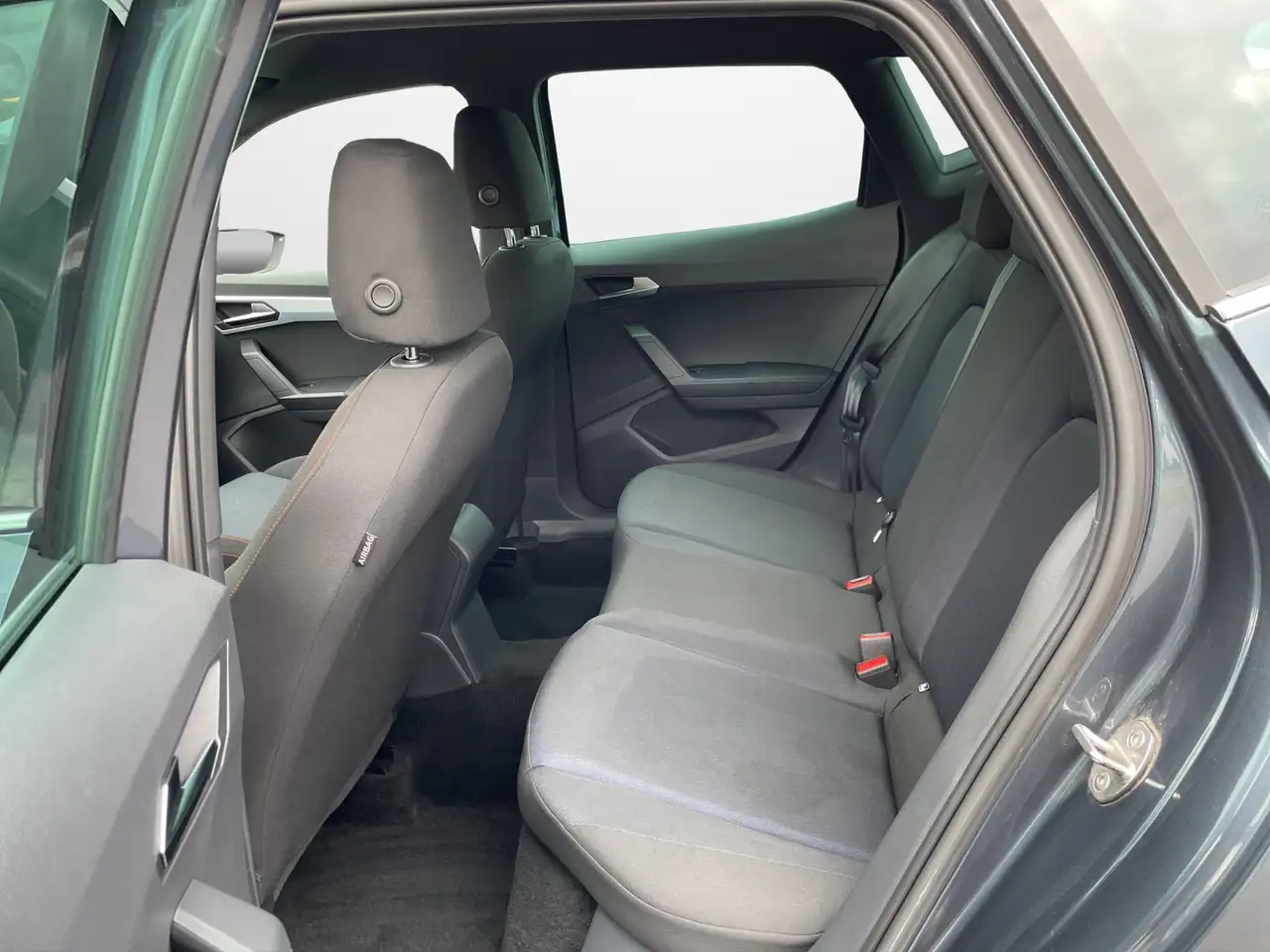 SEAT Arona FR 1.0 TSI 6-Gang — معرض صور السيارة 12