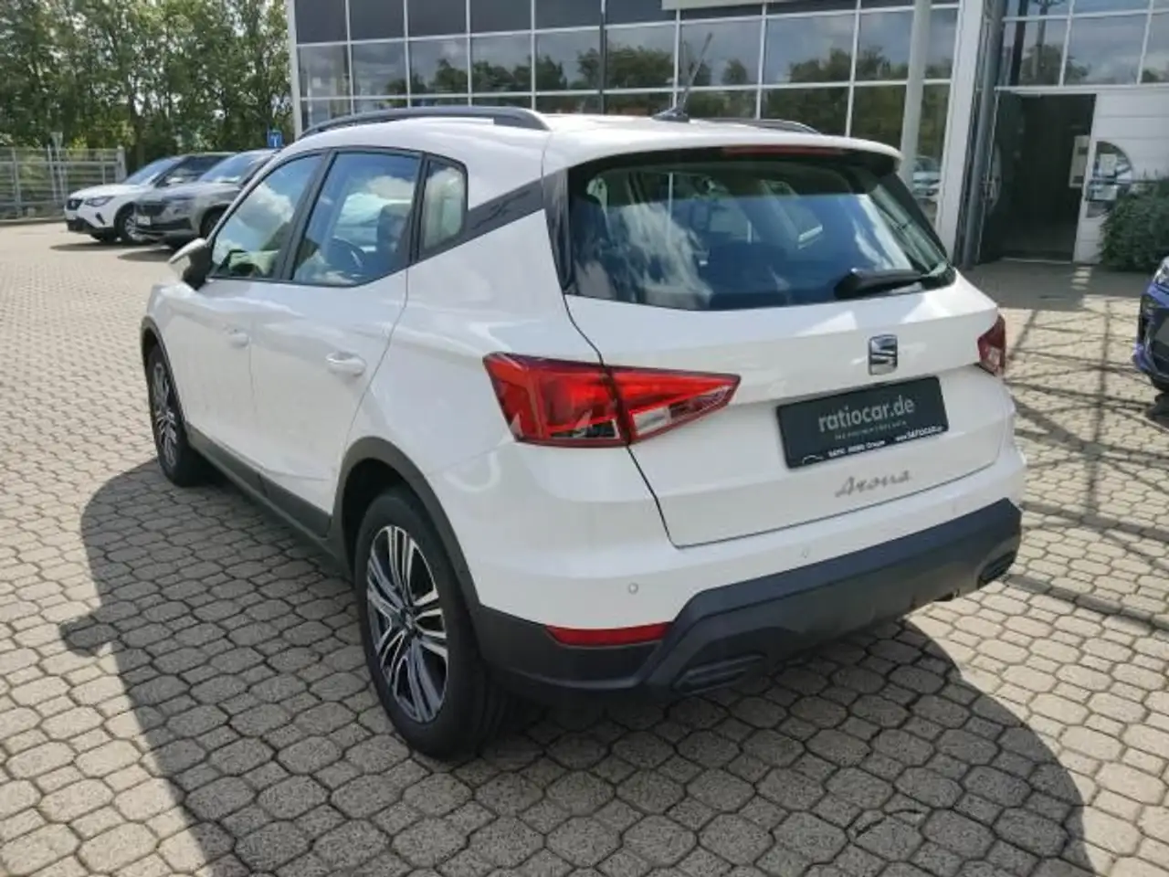 SEAT Arona ARONA STYLE EDITION 1.0 TSI FULL-LINK EINPARKH. — معرض صور السيارة 3