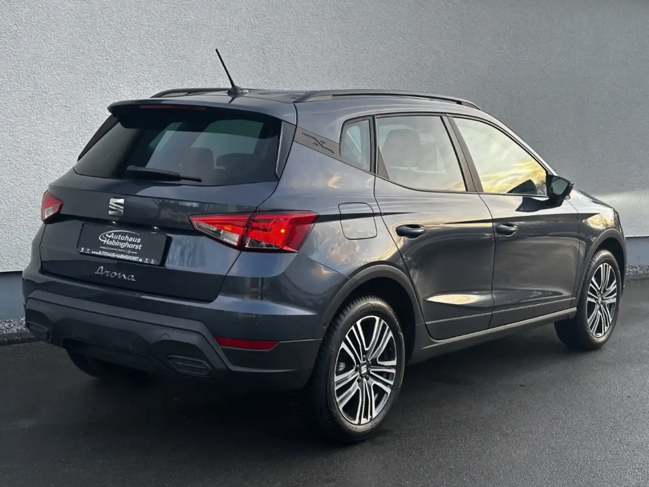 SEAT Arona 1.0 TSI DSG Style Edition GJR Alu SHZ Parkassist L — معرض صور السيارة 4