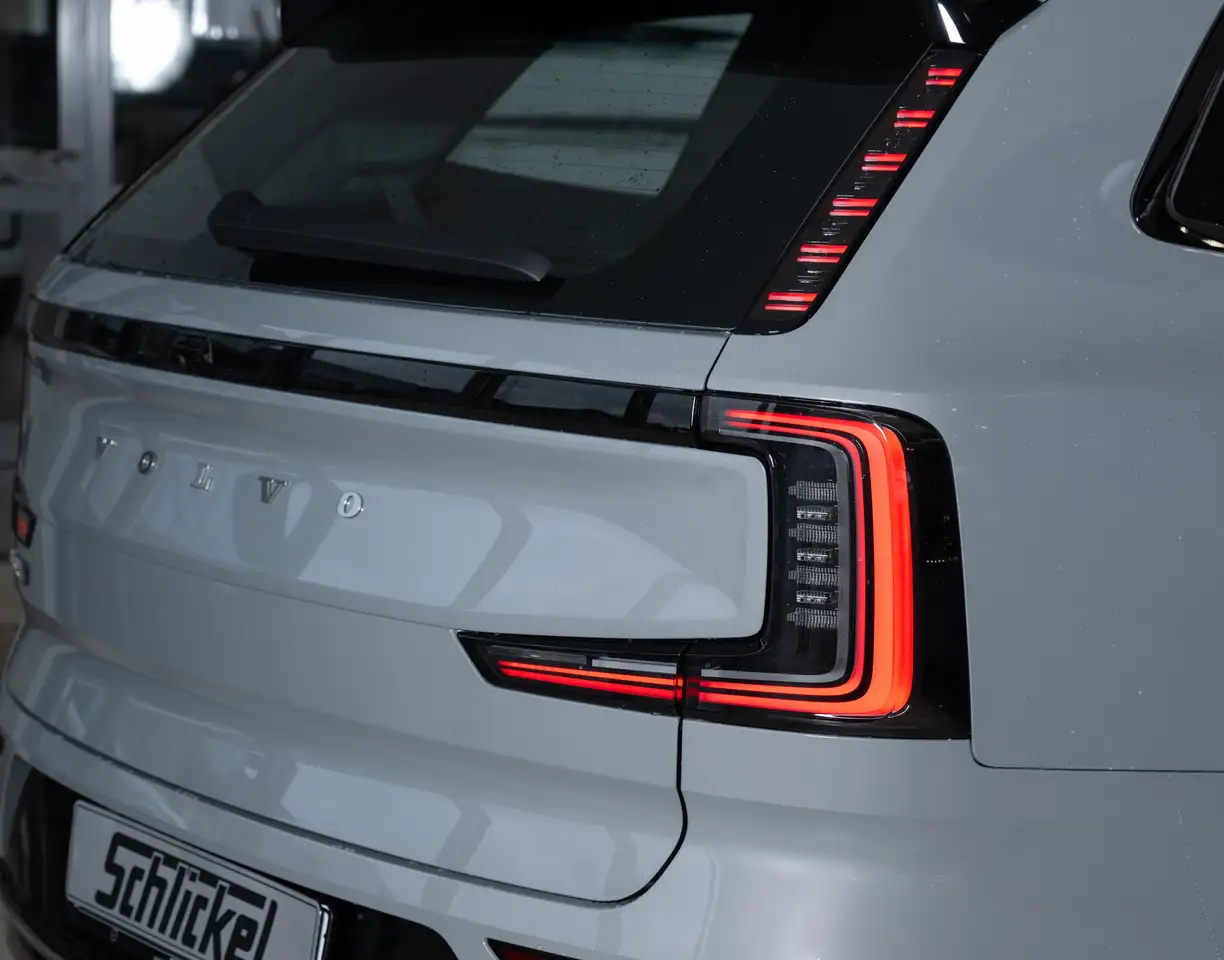 Volvo EX90 Ultra Twin Motor AWD 7-Sitzer CARE AHK el. Pano. — معرض صور السيارة 7