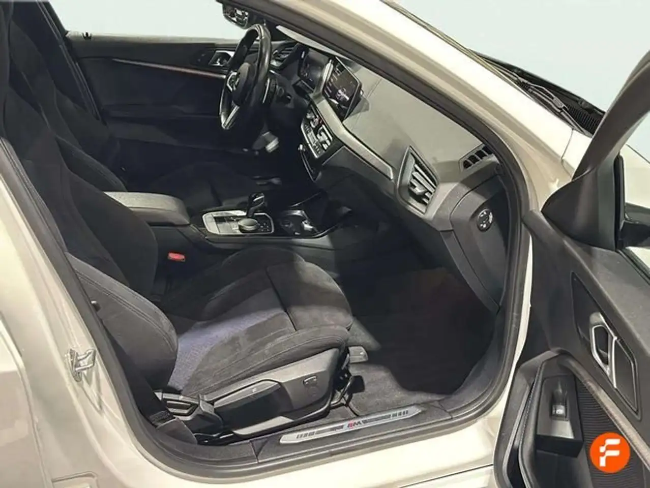 BMW 118 118dA — معرض صور السيارة 25