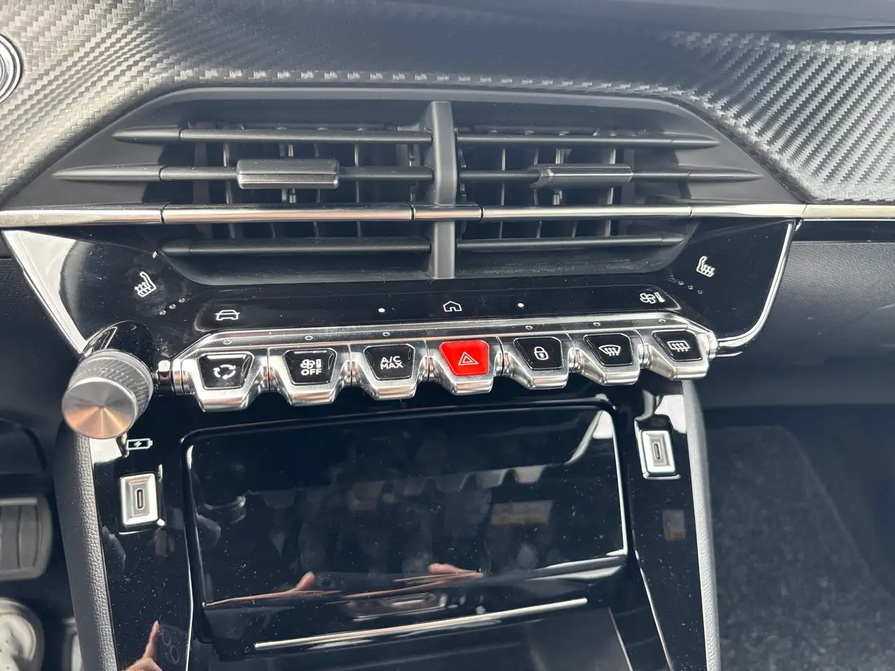 Peugeot 2008 1.2 PureTech 130 Allure LED PDC KlimaA Navi — Galerie du véhicule 19