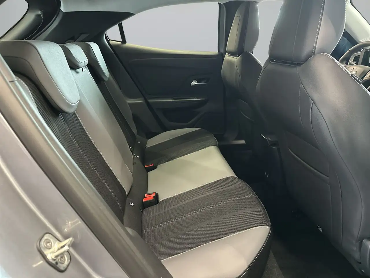 Opel Mokka 1.2 Mild-Hybrid ELEGANCE ACC+LED+SHZ+Kam. — Vehicle gallery 13