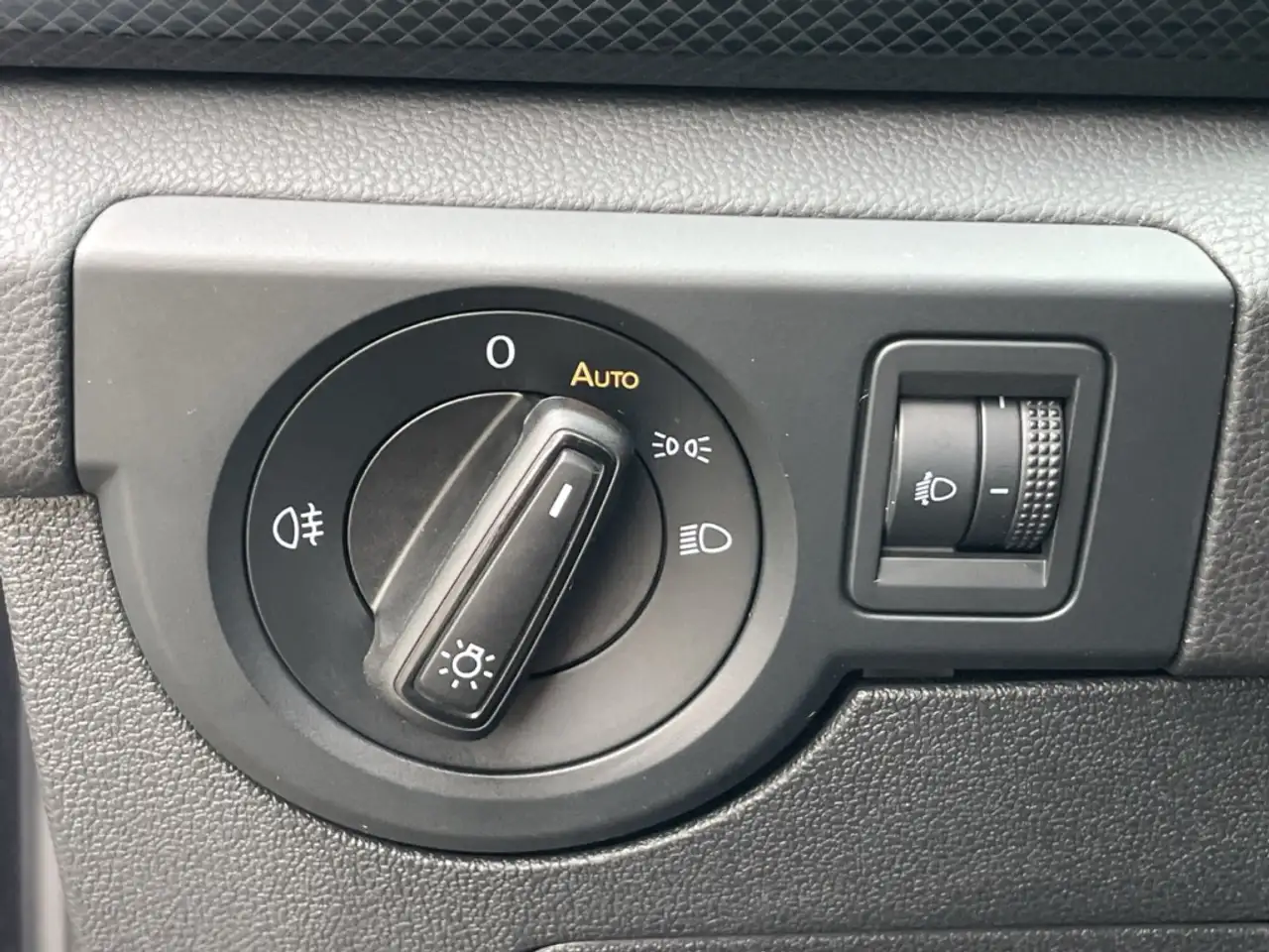 Volkswagen T-Cross 1.0 TSI DSG Life Kamera/Navi/App-Connect/LED/Sitzh — Vehicle gallery 28