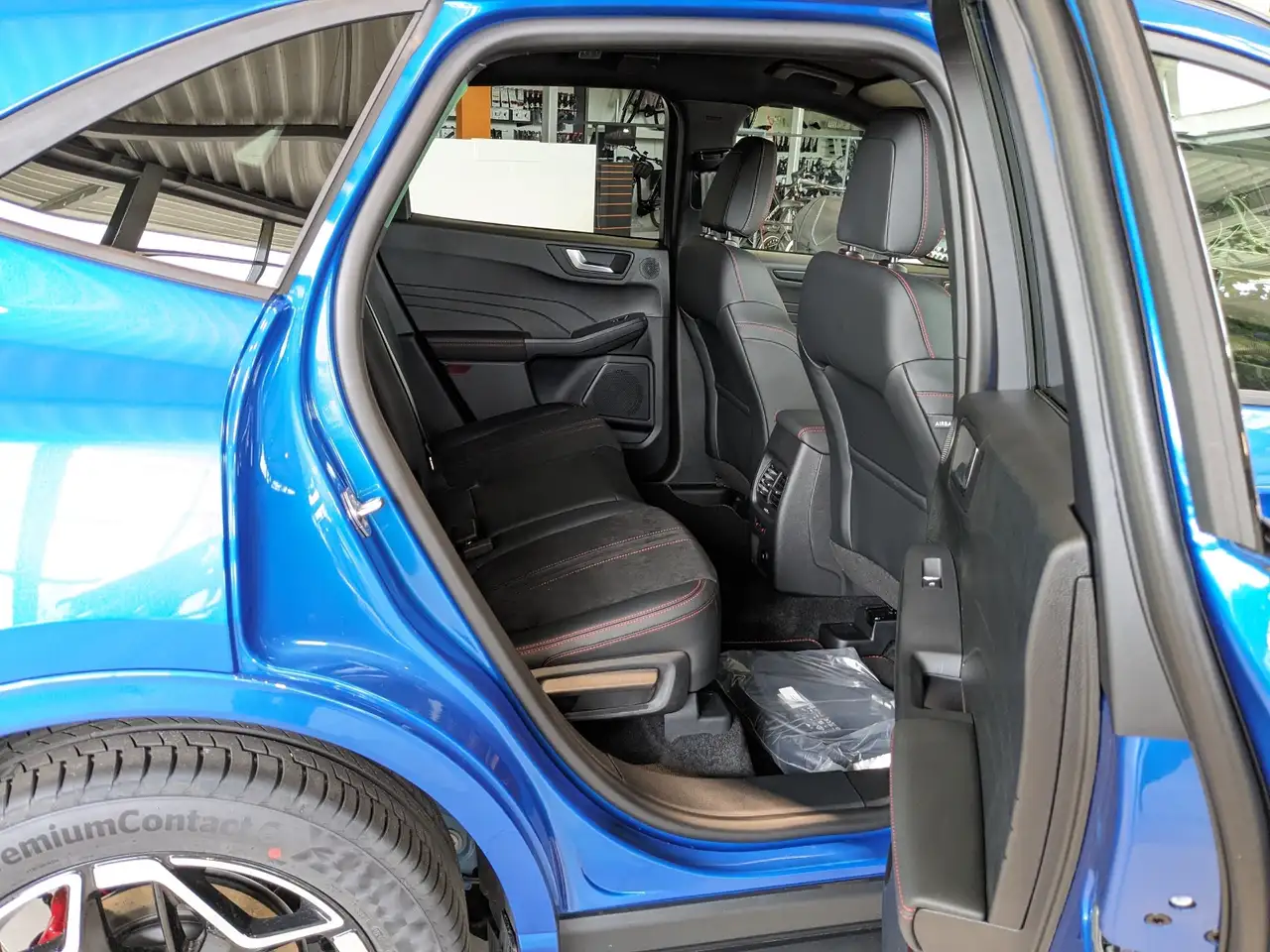Ford Kuga 2.5 l PHEV 178 kW ST-Line X — Galería del vehículo 6