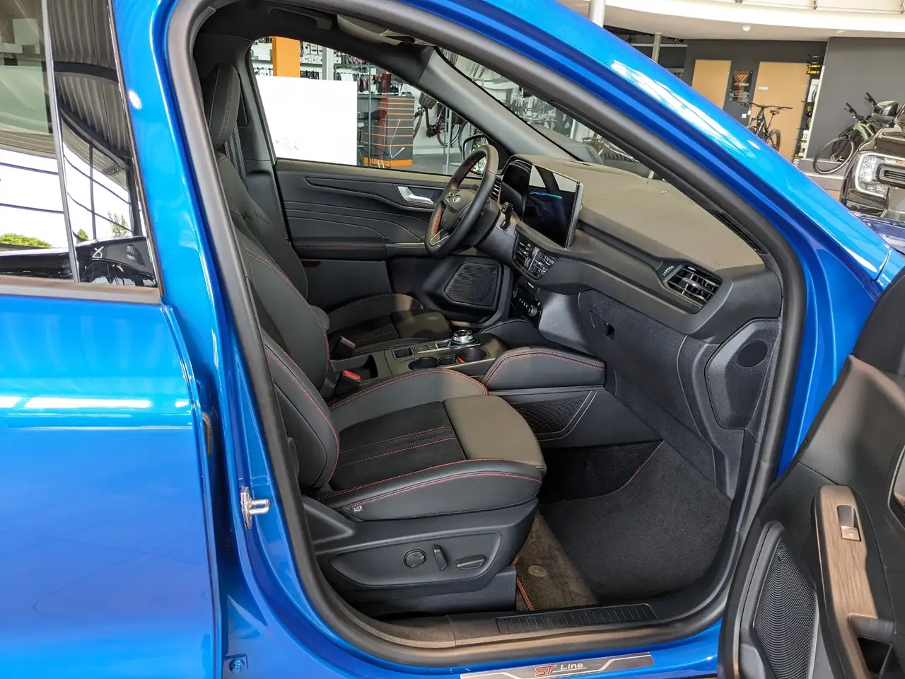 Ford Kuga 2.5 l PHEV 178 kW ST-Line X — Galería del vehículo 5