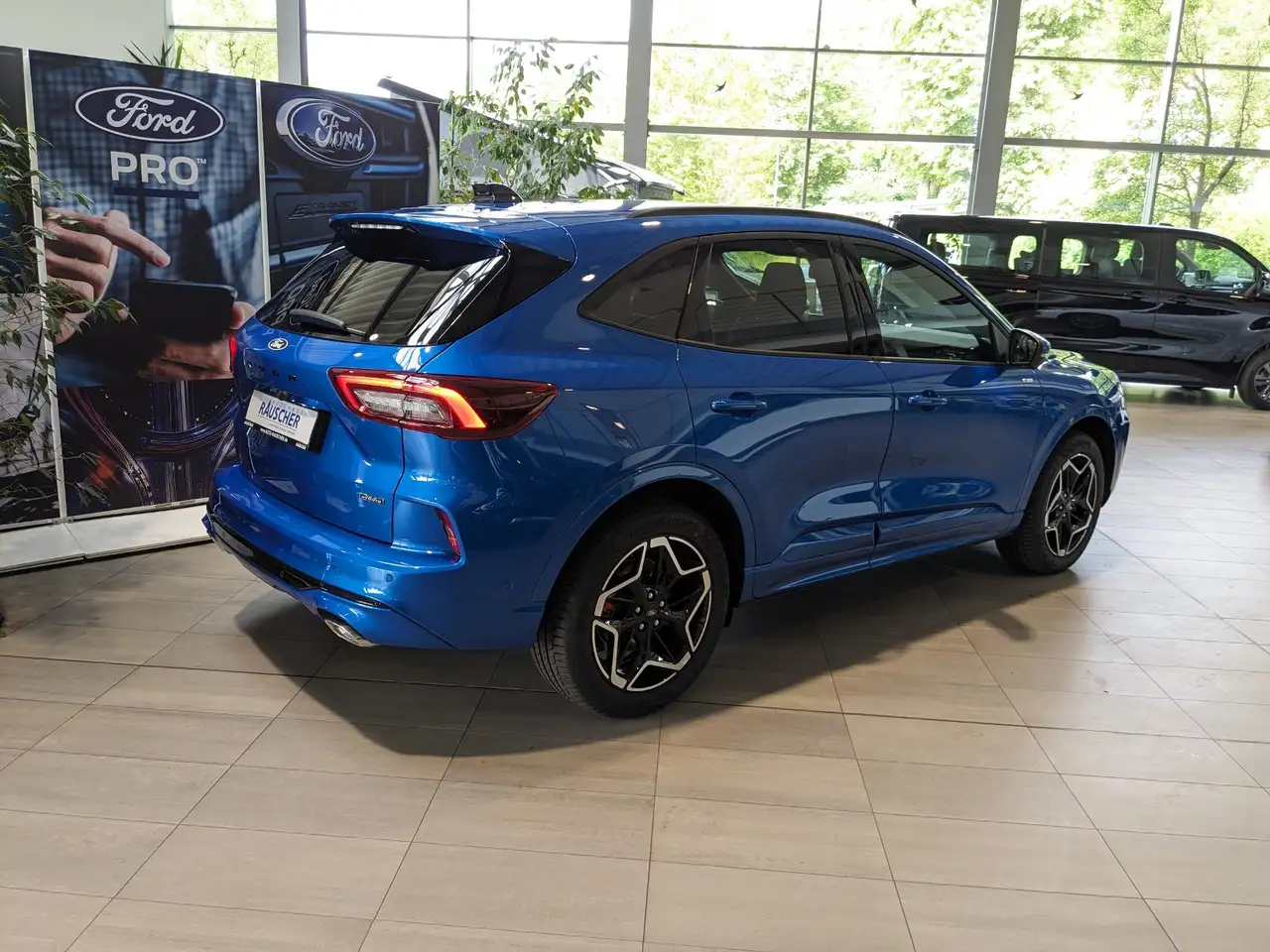 Ford Kuga 2.5 l PHEV 178 kW ST-Line X — Galería del vehículo 3
