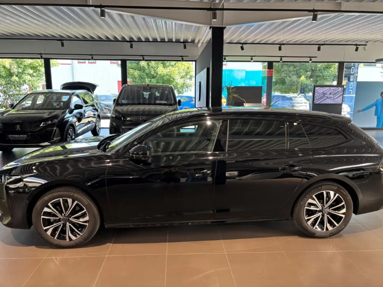 Peugeot 508 SW Allure 130 EAT8 KOMFORTSITZE SITZHEIZUNG — معرض صور السيارة 7